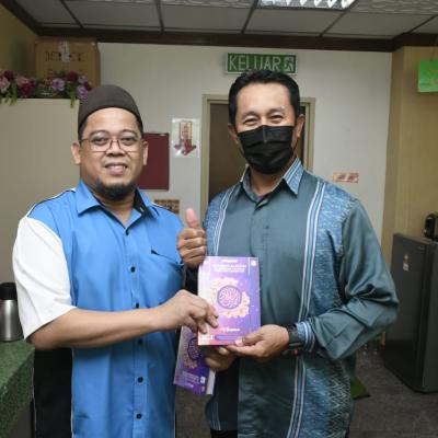 2bpi_thumb Penyerahan Quran Wakaf kepada warga kerja BPI JAIS - Jiwa Qurani Official